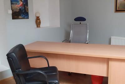 Spațiu comercial, de 32 mp, în Central - 3