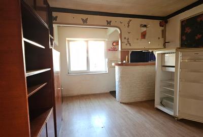 Garsoniera In Navodari 21 Mp Etaj 3 Necesita Renovare - 2