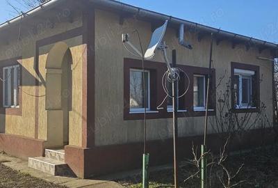 Casă cu 6 camere în Plopu - 1