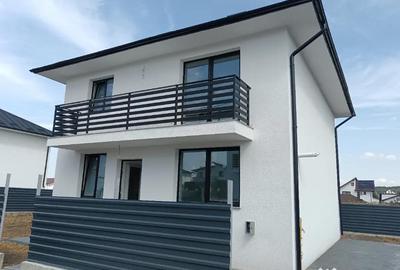 Casă cu 4 camere cu Teren 350 Mp în Șcheia - 11