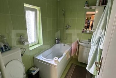 Casă cu 7 camere cu Teren 300 Mp în Titulescu - 11
