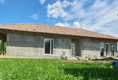 Casă cu 3 camere cu Teren 1800 Mp în Central - 4