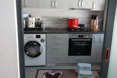 Casă cu 3 camere cu Teren 240 Mp în Central - 1