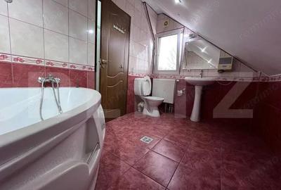 Casă cu 11 camere cu Teren 1342 Mp în Central - 10