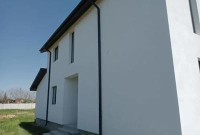 Casă cu 6 camere cu Teren 500 Mp în Merei - 4