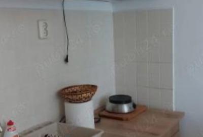 Garsonieră zona Far  mobilată utilată  21 mp - 2