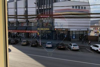 Apartament cu 4 camere decomandat în Central - 1