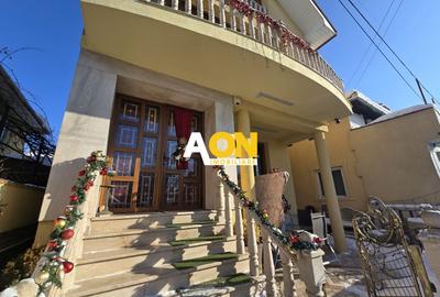 Casă individuală cu 5 camere cu Canalizare în Cetate