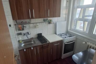 Dimitrov, Liceul Iulia Hasdeu - 4