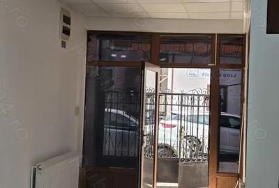 Spațiu comercial, de 40 mp, în Central