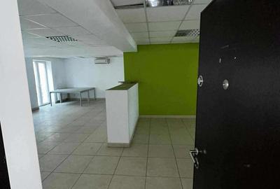 Spațiu comercial, de 300 mp, în Central - 2