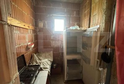 Casă cu 3 camere cu Teren 4075 Mp în Central - 4