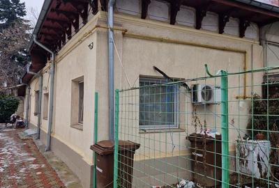 Casă cu 4 camere în Domenii - 2