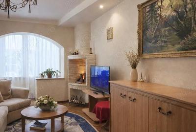 Apartament cu 4 camere decomandat în Florilor - 1