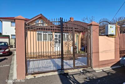 Casă cu 4 camere cu Teren 155 Mp în 23 August - 5