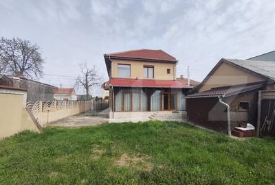 Casa de vanzare P+E si teren de 480 mp in cartierul Iosia, z - 36