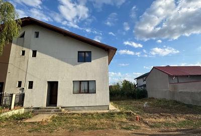 Casa de vanzare tip duplex - Domne?ti - 2