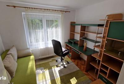 Apartament cu 3 camere decomandat în Cornișa - 1
