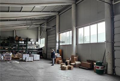 Spațiu comercial, de 1,000 mp, în Est - 1