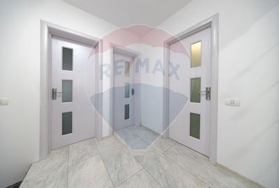 Casă cu 4 camere cu Teren 250 Mp în Vest - 10