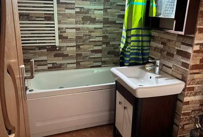 Apartament cu 3 camere Decomandat -Parter - 5
