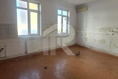 Casă individuală cu 9 camere cu Canalizare în Iancului - 18