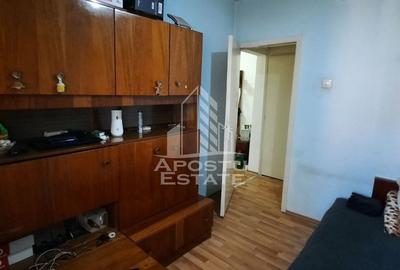 Apartament cu 3 camere, decomandat, etajul 1, zona Sagului Apartament cu 3 camere, decomandat, etajul 1, zona Sagului - 3