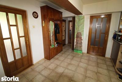 Apartament cu 4 camere decomandat în Central - 16