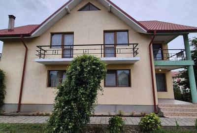 Casă cu 4 camere în Siretu - 8