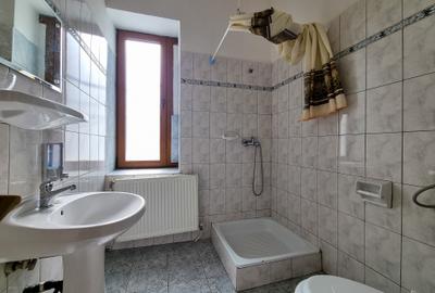 Casă individuală cu 11 camere cu Teren 650 Mp în Est - 17