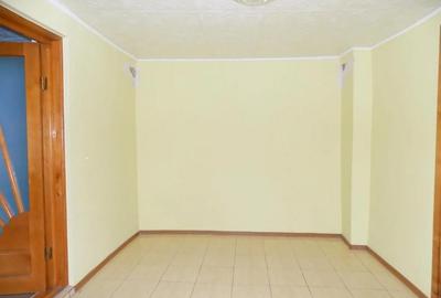 Casă cu 5 camere cu Teren 184 Mp în Central - 7