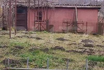 Casă cu Teren 5450 Mp în Central - 18