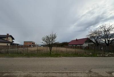 Teren de 1000 mp, în Miroslava