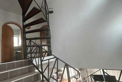 Casă cu 4 camere decomandat cu Canalizare în Șura Mică - 1