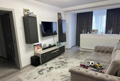 Apartament cu 3 camere decomandat, mobilat în Abator