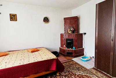 Casa, anexa si teren 1239 mp, situata in Podoleni - 5