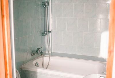 Casă cu 8 camere cu Teren 1120 Mp în Peștișani - 14