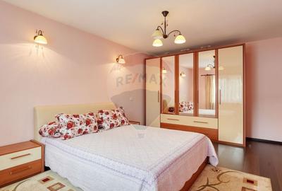 Vila cu potential in Zarnesti - 10 camere, curte mare - 30