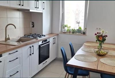 Apartament cu 2 camere decomandat, mobilat în Tractorul - 1