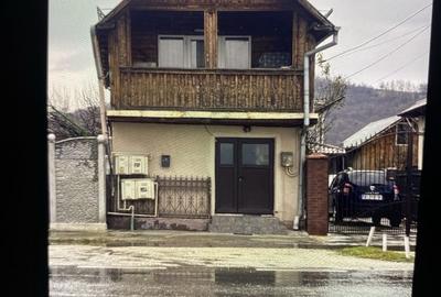 Casă cu 2 camere în Ștefănești