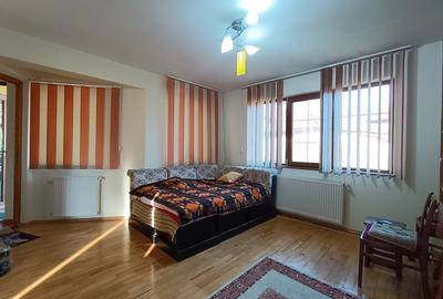 Casă individuală cu 3 camere cu Canalizare în Central - 9