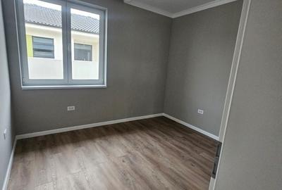 Casă cu 4 camere cu Teren 440 Mp în Central