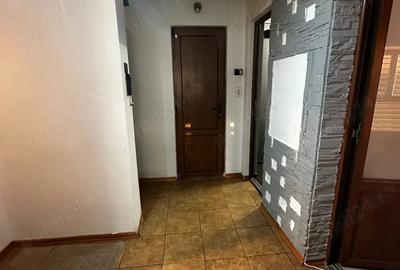 Apartament cu 3 camere decomandat în Central - 1