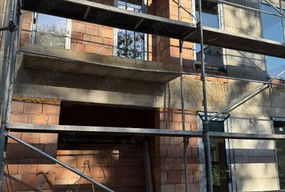 Apartament 4 camere, 97.75 mp+24 mp terasa + garaj+boxa in vila str. Campului! Pret: 290000 EURO - 2