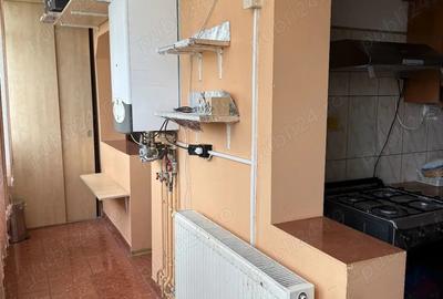 Apartament cu 4 camere decomandat în 9 Mai - 10