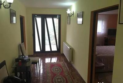 Casă cu 6 camere cu Teren 2000 Mp în Bucium - 2