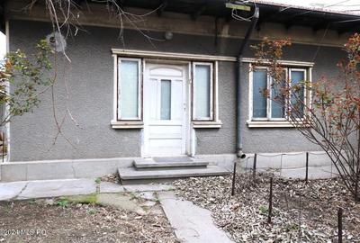 Gara - Spitalul CFR - Str. Scolii, casa din caramida, teren 380 mp! - 4