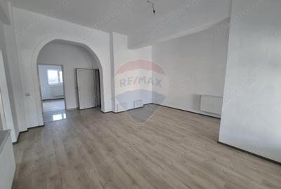 Spa?iu comercial de 118mp de vanzare - 2