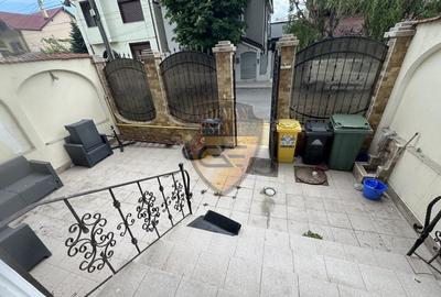 Casă individuală cu 11 camere cu Canalizare în Faleza Nord - 17