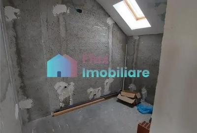 Casă cu 4 camere cu Teren 8450 Mp în Central - 13